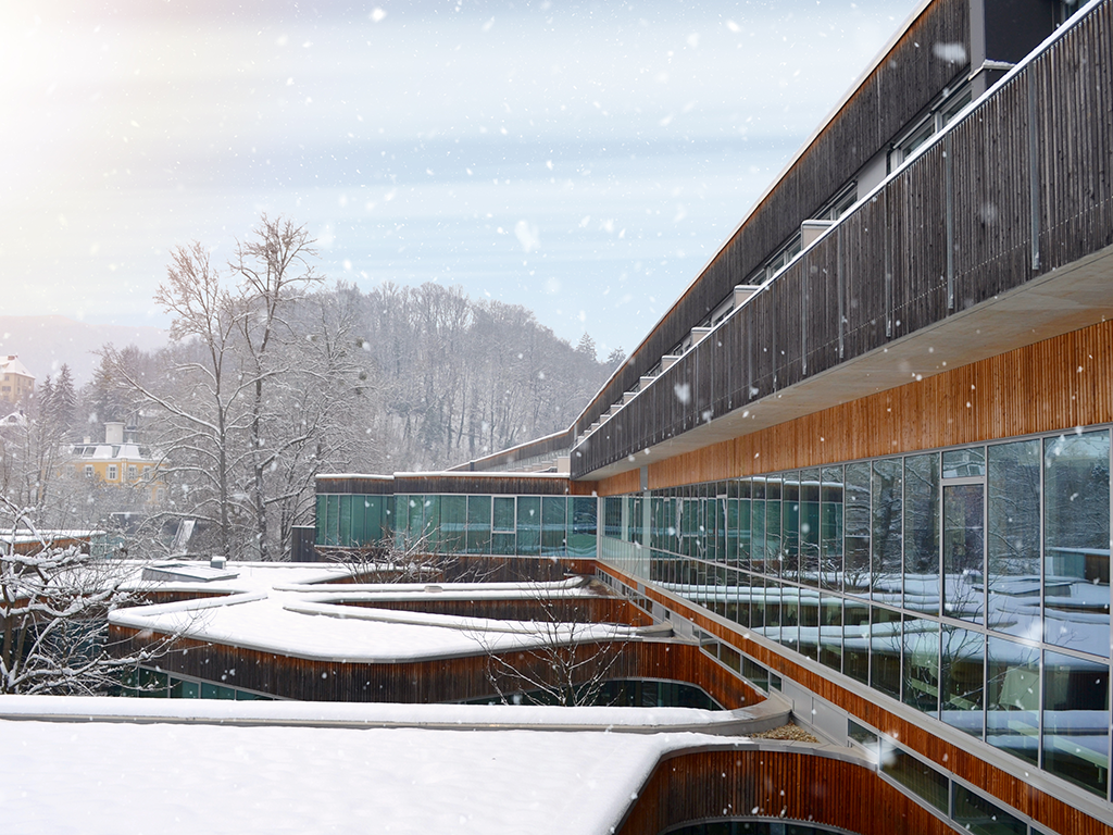 Das Kurhaus Bad Gleichenberg im Winter bei Schneefall